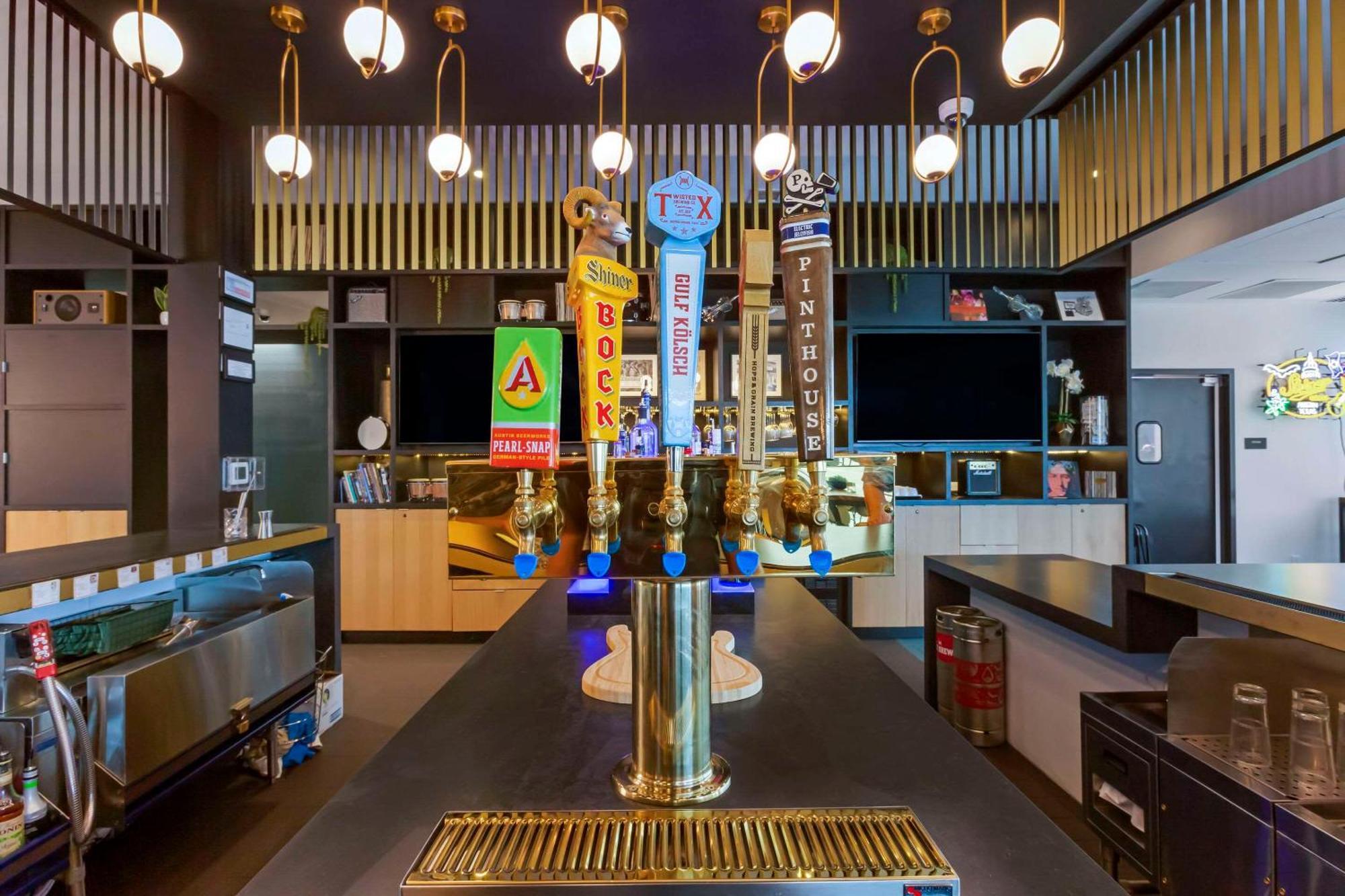 Cambria Hotel Austin Airport 외부 사진