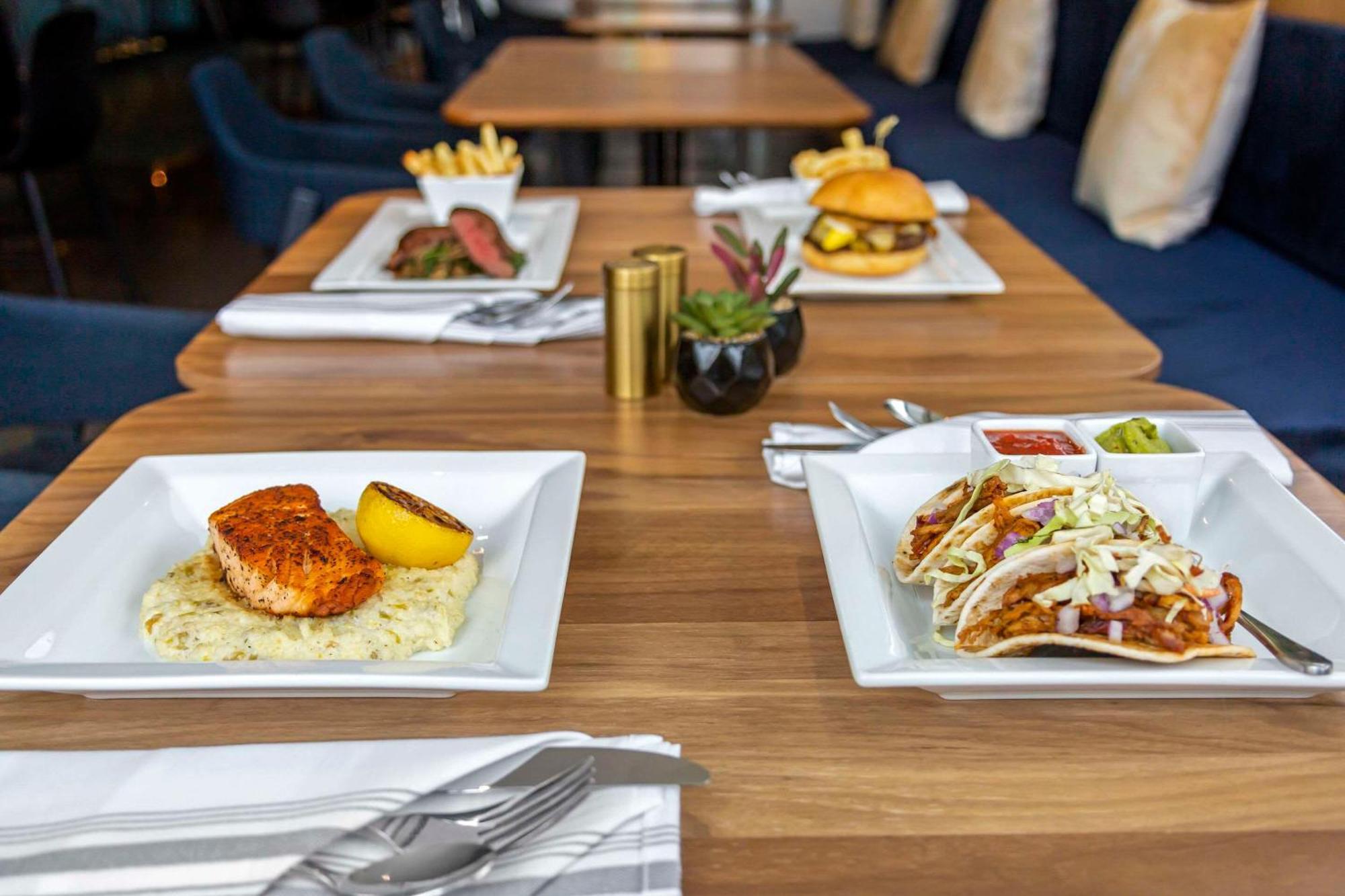 Cambria Hotel Austin Airport 외부 사진