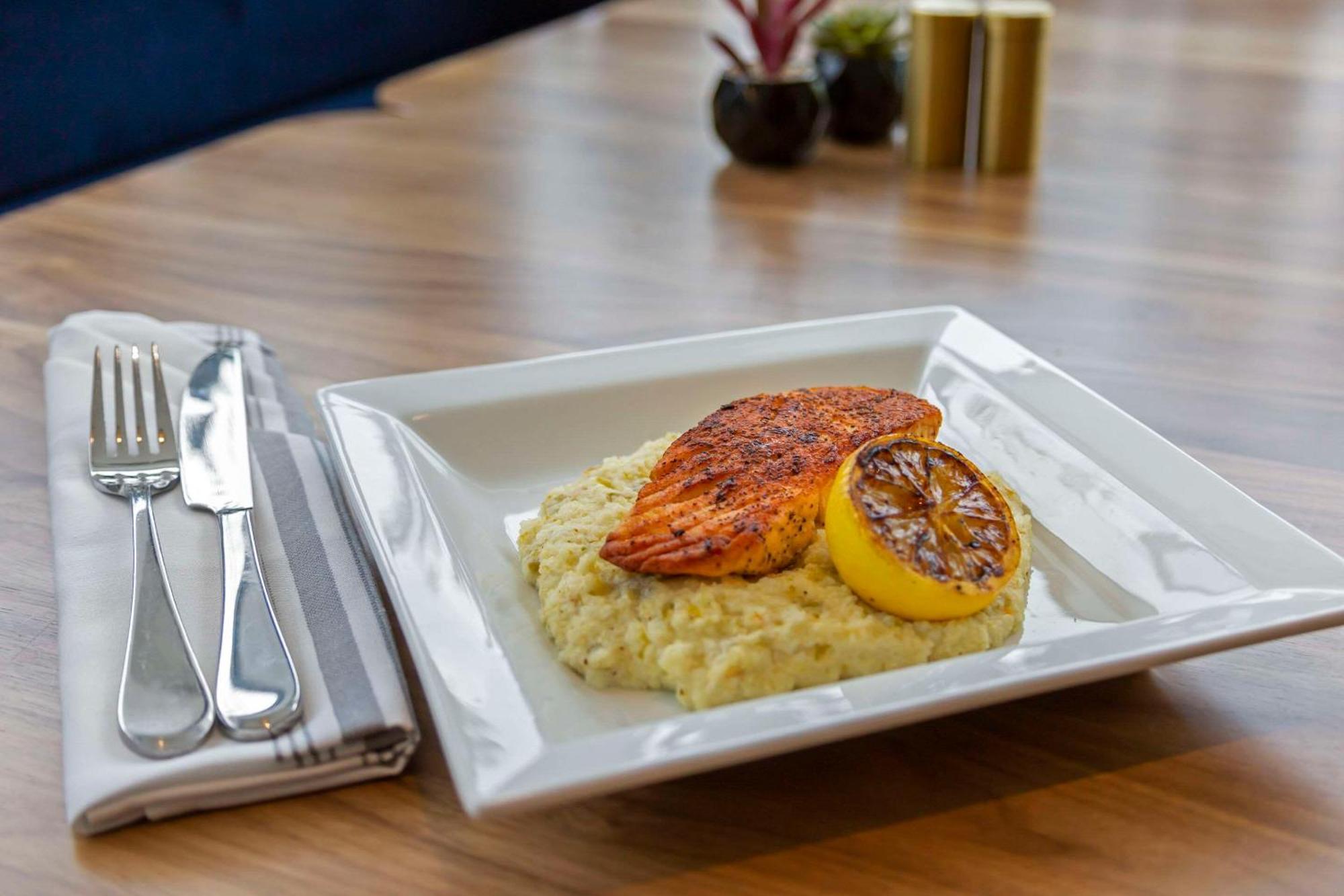 Cambria Hotel Austin Airport 외부 사진
